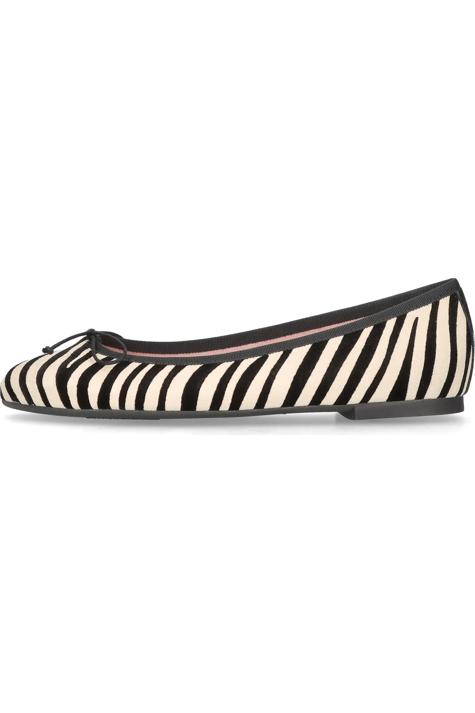 Pretty Ballerinas, Round Toe Zebra Ballet Flat