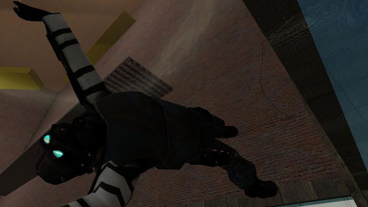 Half-Life 2 deathmatch screenshot showing online multiplayer action