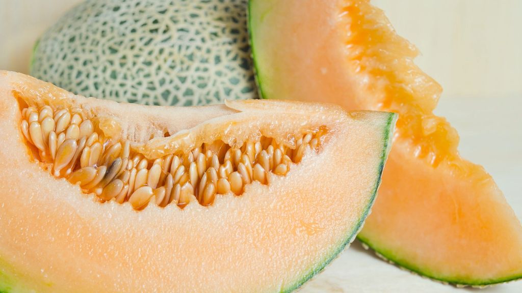 Slices of cantaloupe 