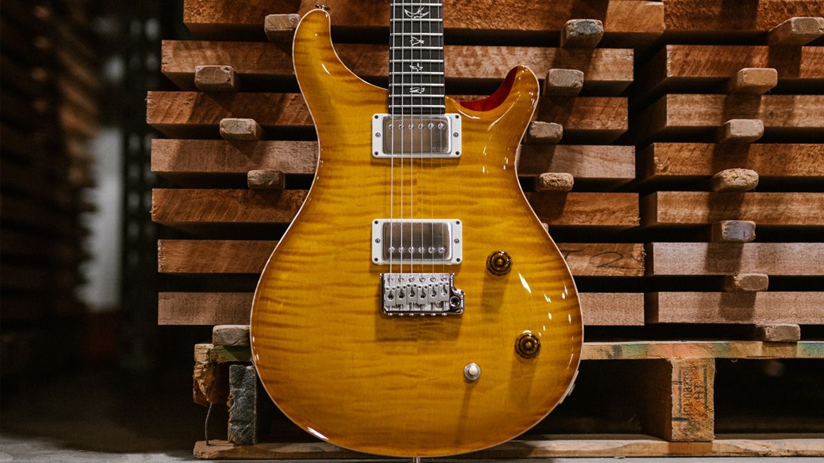PRS CE 22 Salmon Sparkle 1999 – Chicago Music Exchange