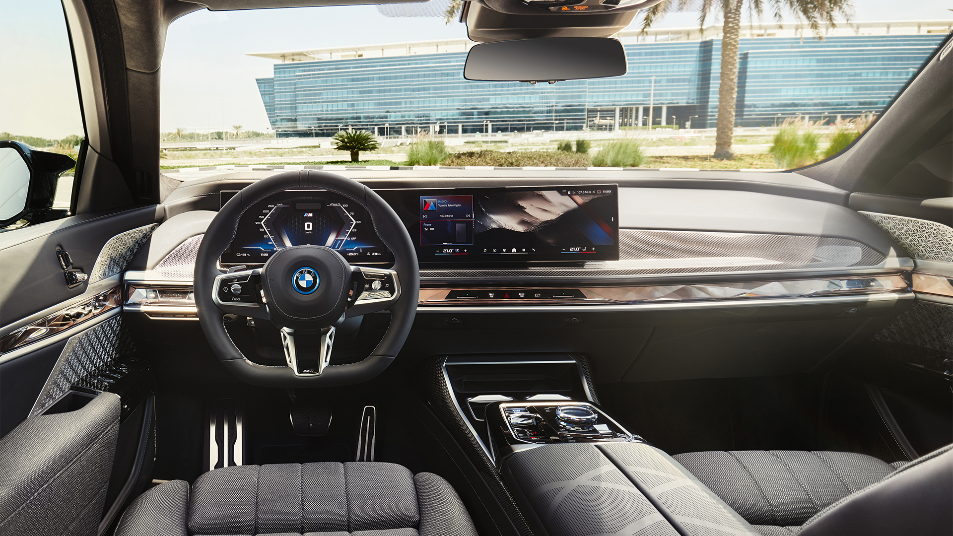 BMW i7 Theatre Screen