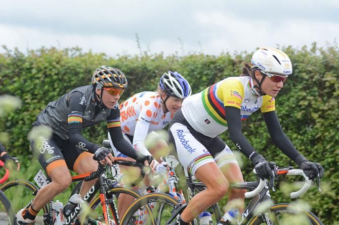 Marianne Vos, Sharon Laws and Giorgia Bronzini in the bunch