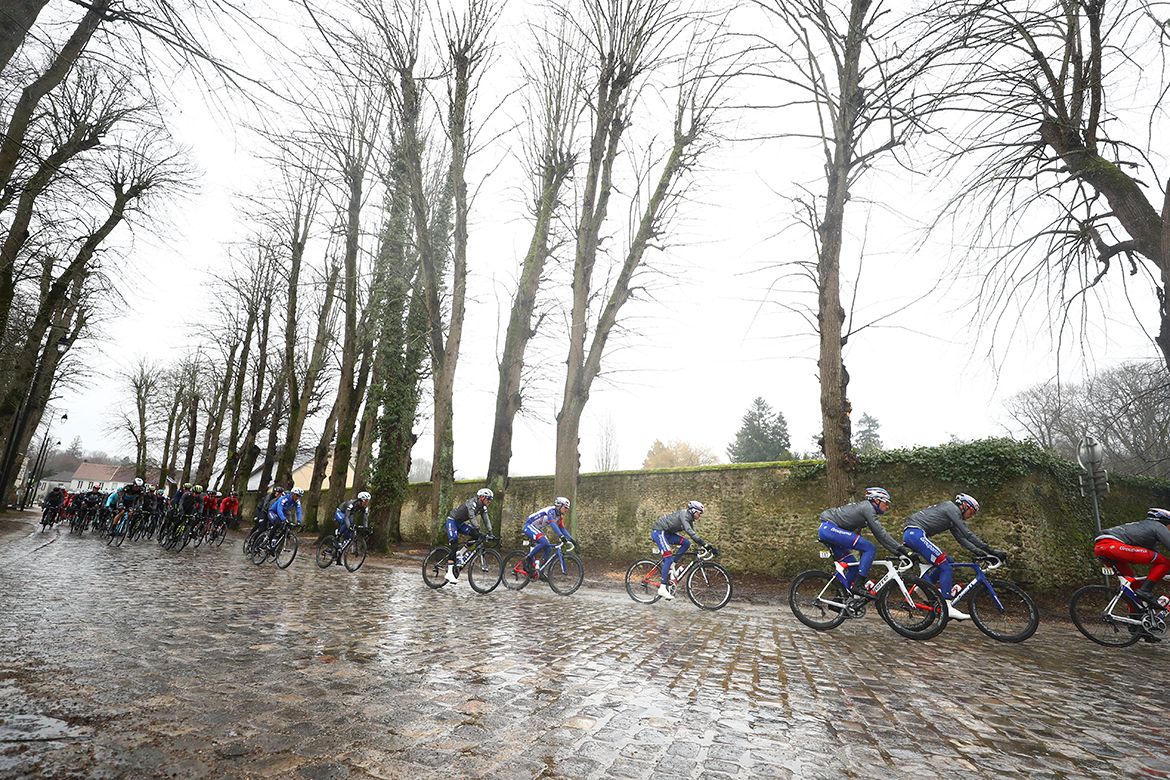 A rainy opening stage to Paris-Nice