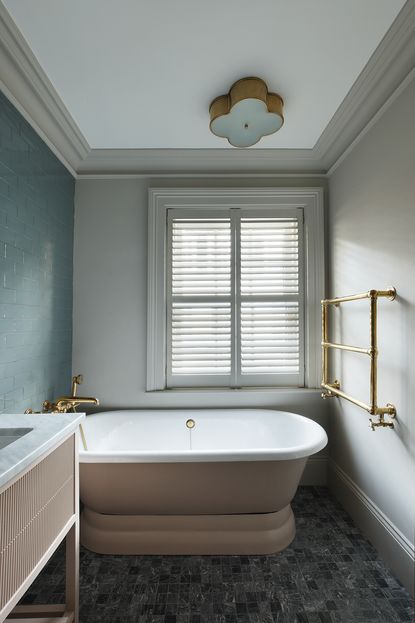 What is the Best Paint Finish for Bathroom Ceiling? | Livingetc