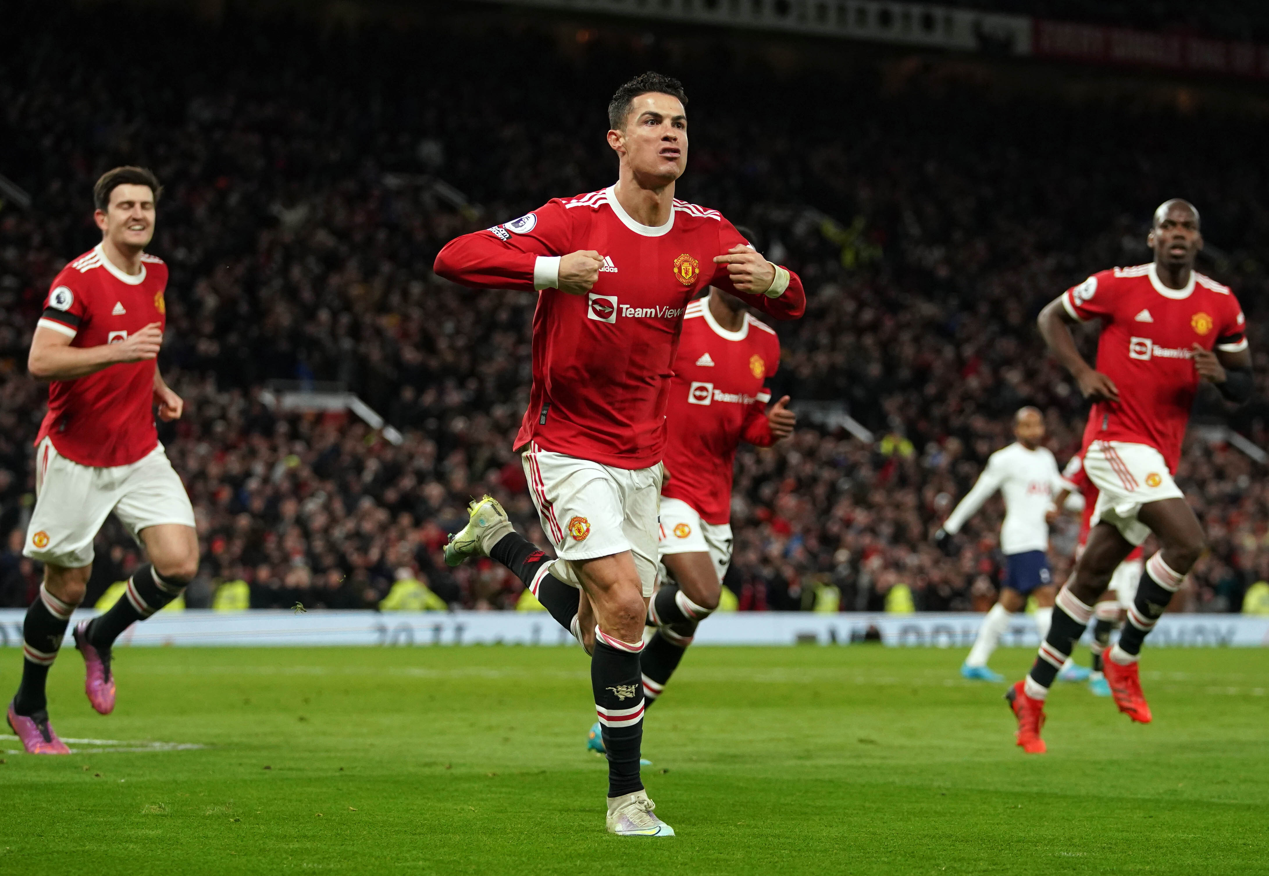 Manchester United 3 Tottenham 1: Ronaldo double sends Man Utd