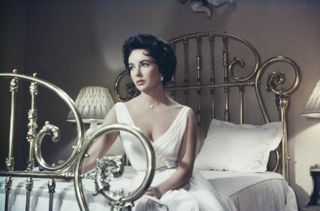 elizabeth taylor cat on a hot tin roof