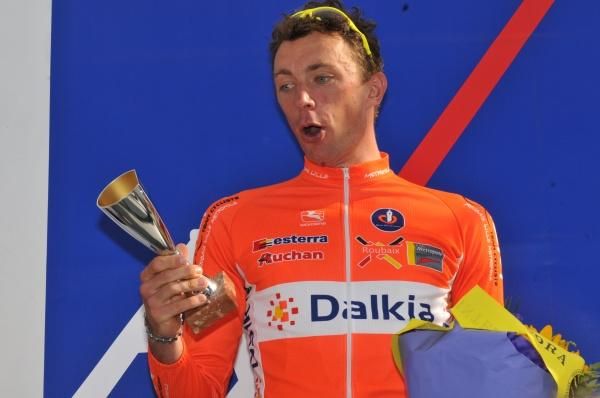 Beno&icirc;t Daeninck (Roubaix Lille Metropole) surprised at his trophy for best climber after stage 3.