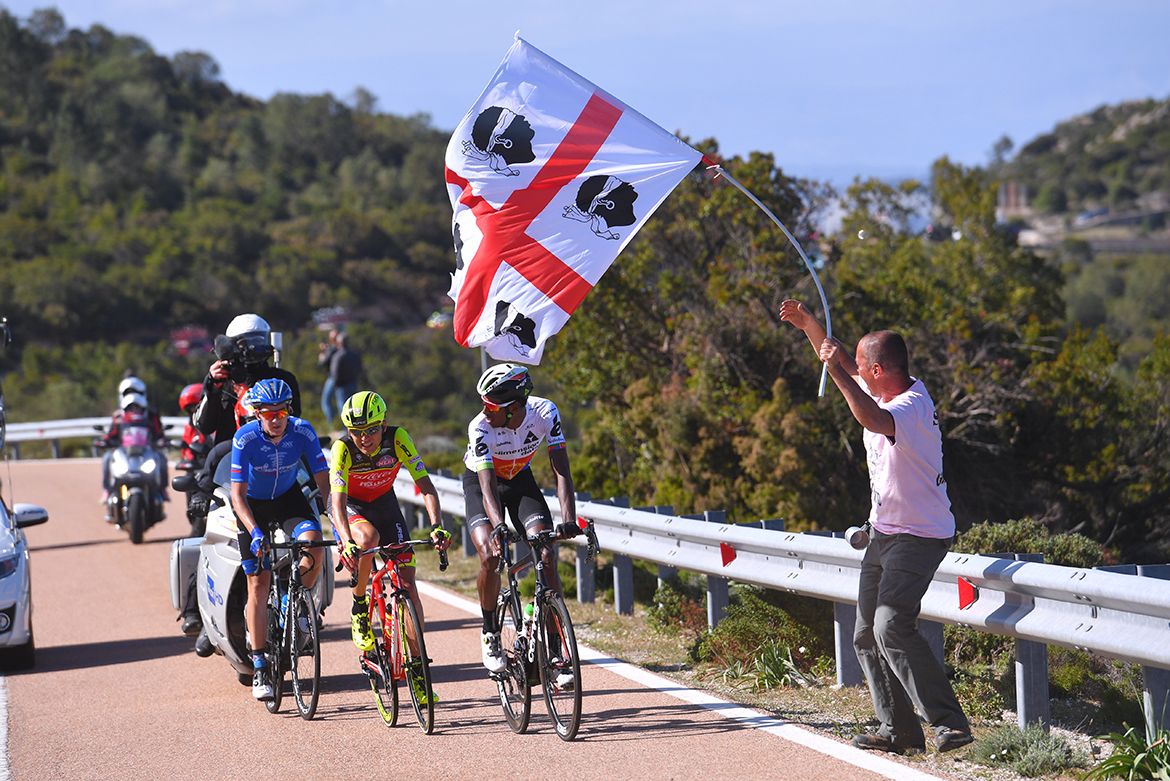 The main breakaway on stage 2 of the Giro d'Italia