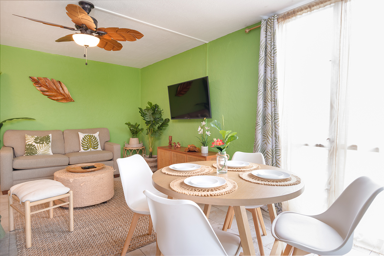 Living room in a Hawaiian home