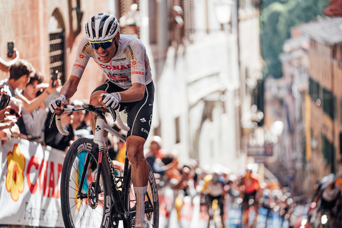 Picture by Zac Williams/SWpix.com - 18/05/2025 - Cycling - 2025 Giro d&#039;Italia Stage 9, Gubbio to Siena, Italy - Juan Ayuso, UAE Team Emirates XRG.