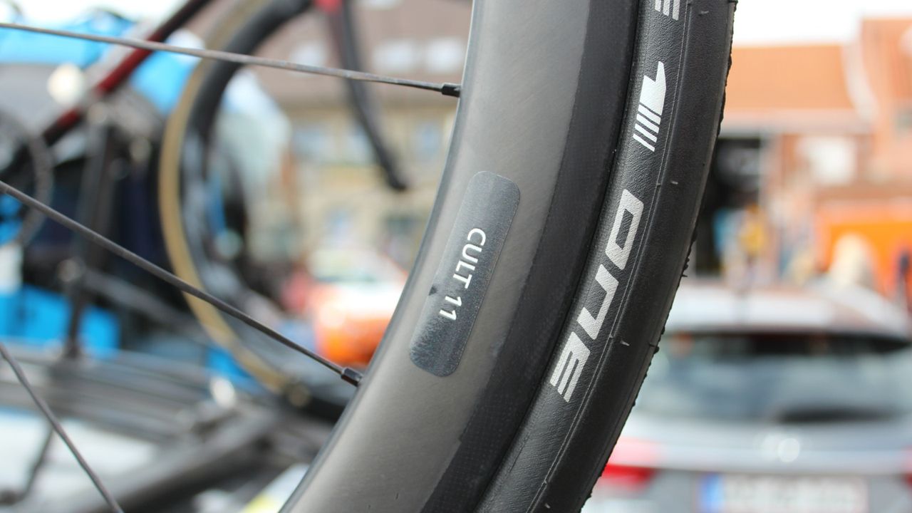 Most of Cult Energy had Black Disc wheels. A few sported Zipp models for the time trial.