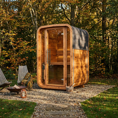 Finmark sauna in garden