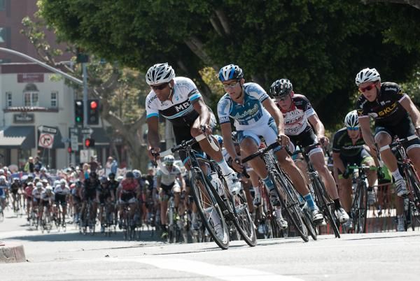Dominguez leads the field on his return to criterium racing.