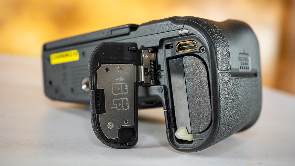 battery compartment of the Canon EOS R6 II