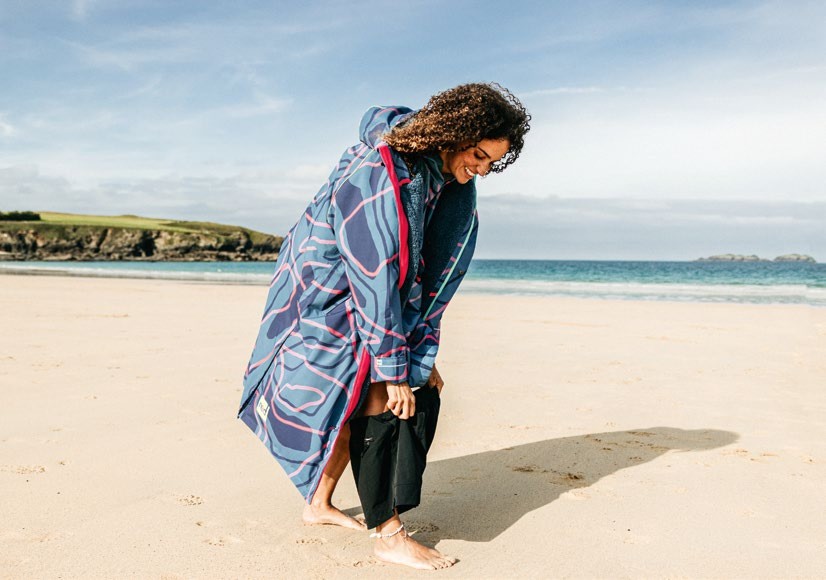 TTT383.feat_main.RED_robe