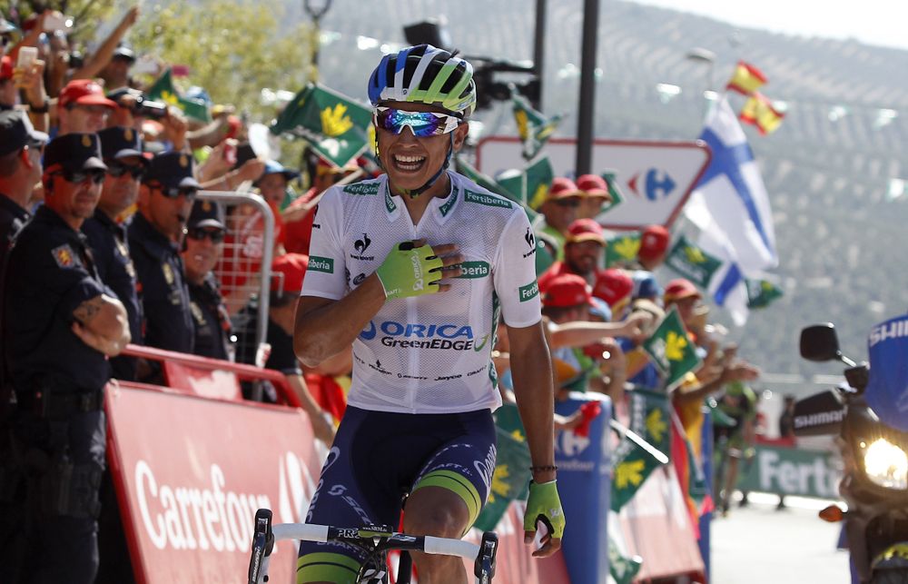 Estaban Chaves wins stage 6 of the 2015 Vuelta a Espana and reclaims the overall lead.