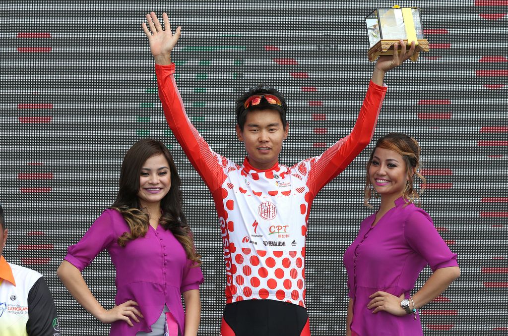 Meiyin Wang in the KOM jersey at the Tour de Langkawi