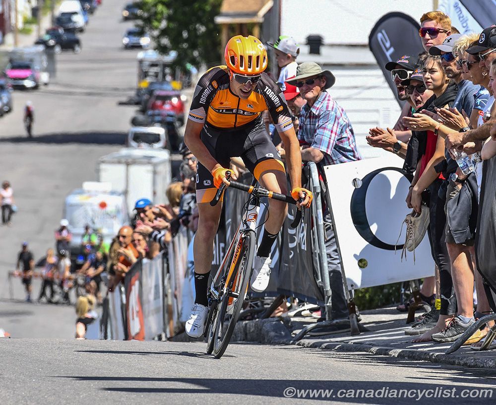 Nickolas Zukowsky (Silber Pro Cycling) attacks