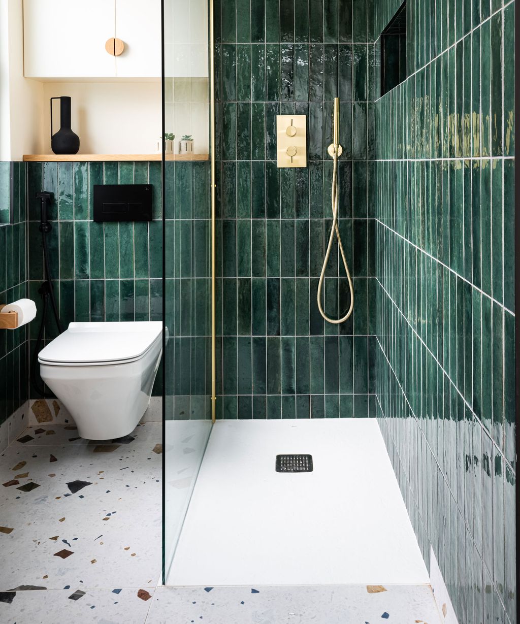 23 small bathroom tile ideas that make a splash in a tiny space | Real ...