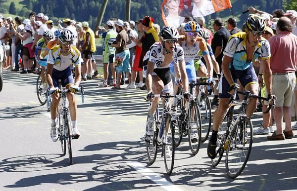Lance Armstrong (Astana) leads Frank Schleck (Saxo Bank), Bradley Wiggins (Garmin-Slipstream) and Andreas Kl&ouml;den (Astana).