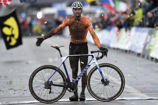Cyclo-cross World Championships: Mathieu van der Poel cruises to third world title