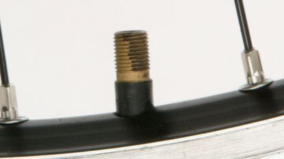 bike tube valve sizes