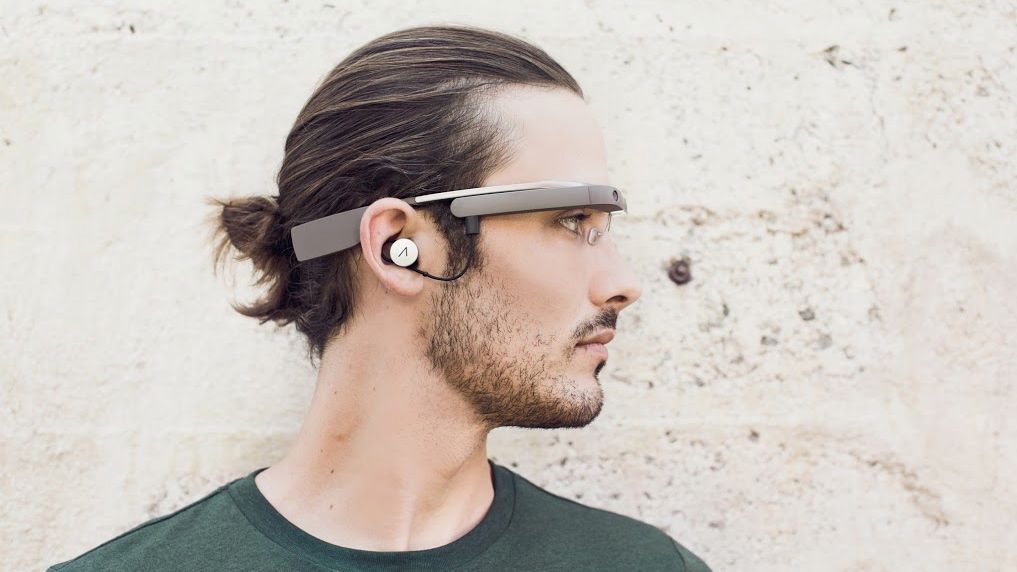 Google Glass 2 shown off with mono earbud, no other visible tweaks