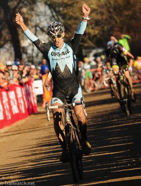 Ben Berden (OPS-ALE Clement) takes the win with a last lap surge