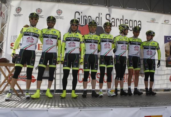 Farnese Vini-Neri Sottoli ready for the start of the Giro di Sardegna.