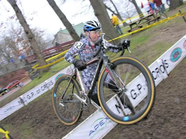 Laura Van Guilder chases second place in the elite women's race.