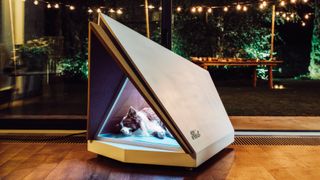 Ford noise-canceling dog kennel