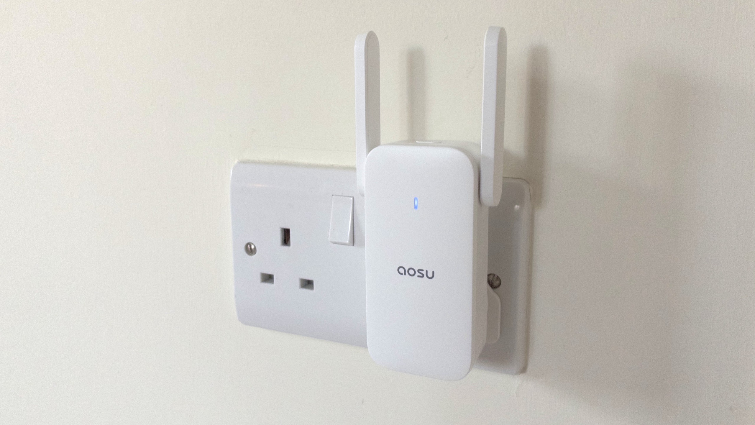 Aosu Video Doorbell R1 Ultra chime plugged in