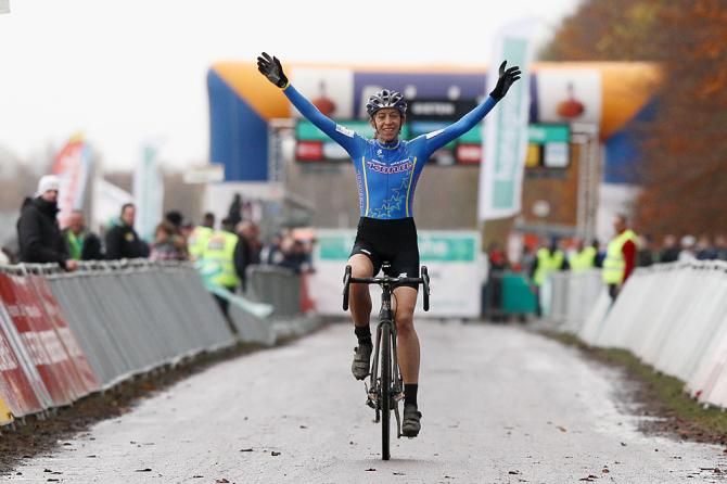 Helen Wyman (Kona Factory Racing) triumphs in Gieten
