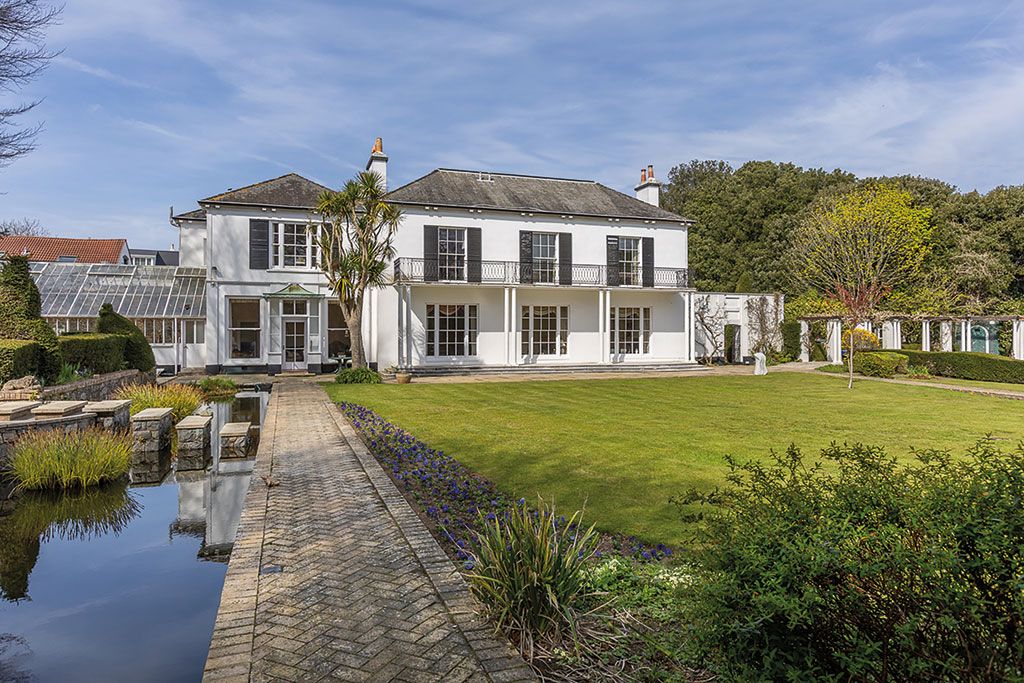Properties for sale in tax havens: Courtil Brock, St Peter Port, Guernsey