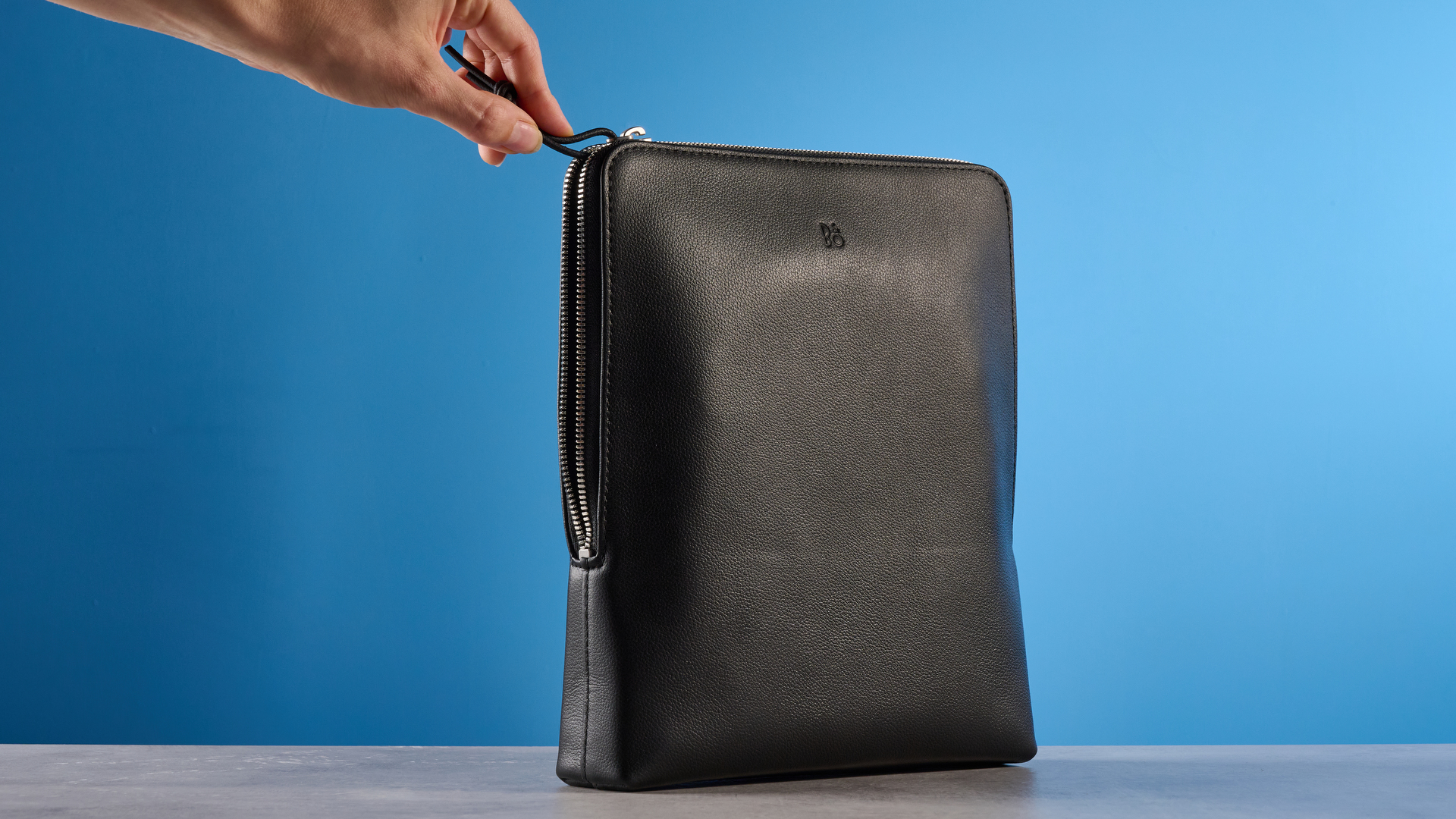 The Bang &amp;amp; Olufsen Beoplay H100 case
