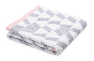 geometric print grey and white towels