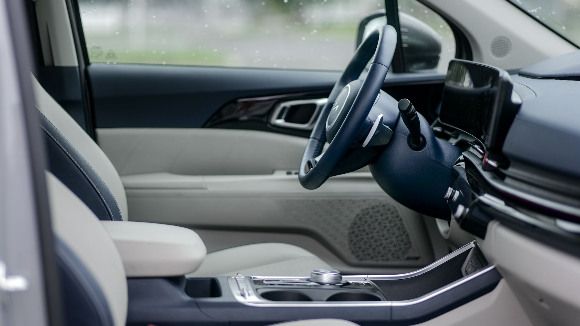2025 Kia Carnival Hybrid SX Prestige test drive.