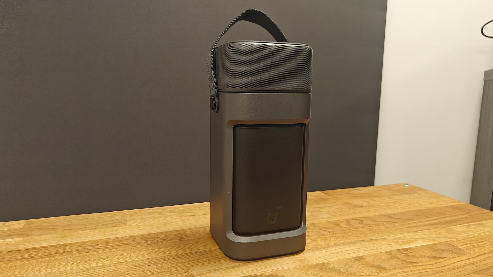 Soundcore Nebula P1 projector