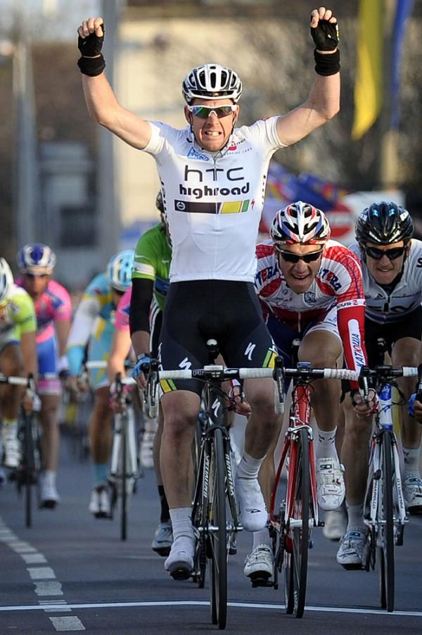 Matthew Goss (HTC-Highroad) topped Heinrich Haussler (Garmin-Cervelo) to take the win and race lead in Paris-Nice