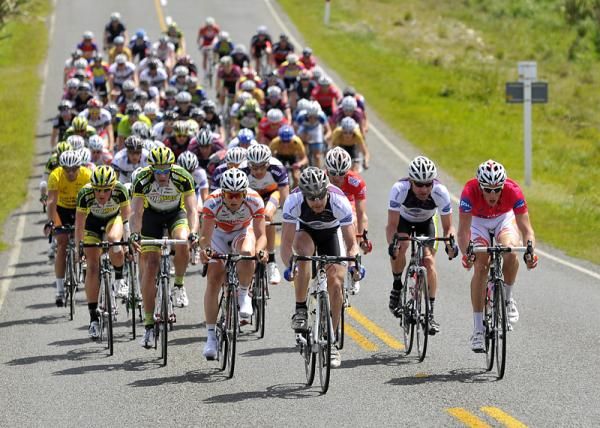 The peloton is still together despite all the attacks.