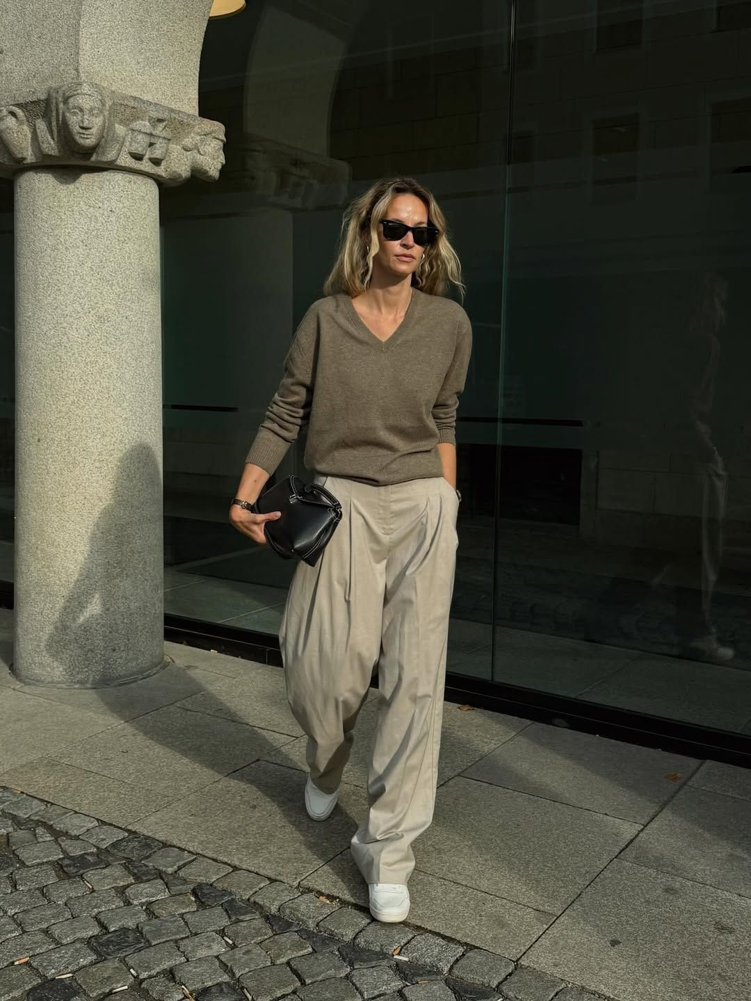 Anouk in beige darted trousers