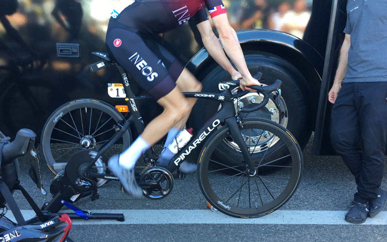 Geraint Thomas warms up on his Pinarello Dogma F12