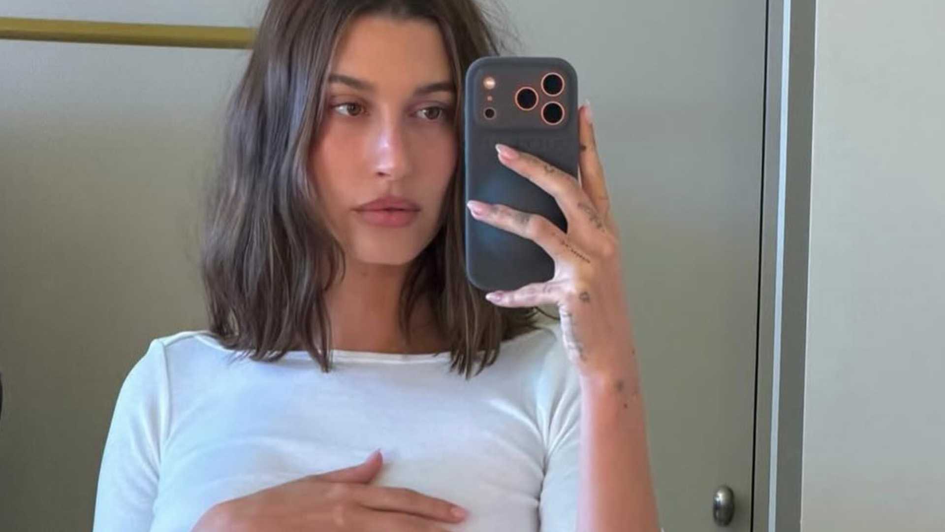 Hailey Bieber rina top cou cou
