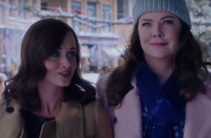 Netflix is bringing back the "Gilmore Girls." 