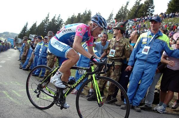 Damiano Cunego (Lampre - Farnese Vini) en route to a 4th place finish for stage 15.