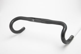 Fizik Cyrano 00 handlebar review | Cycling Weekly