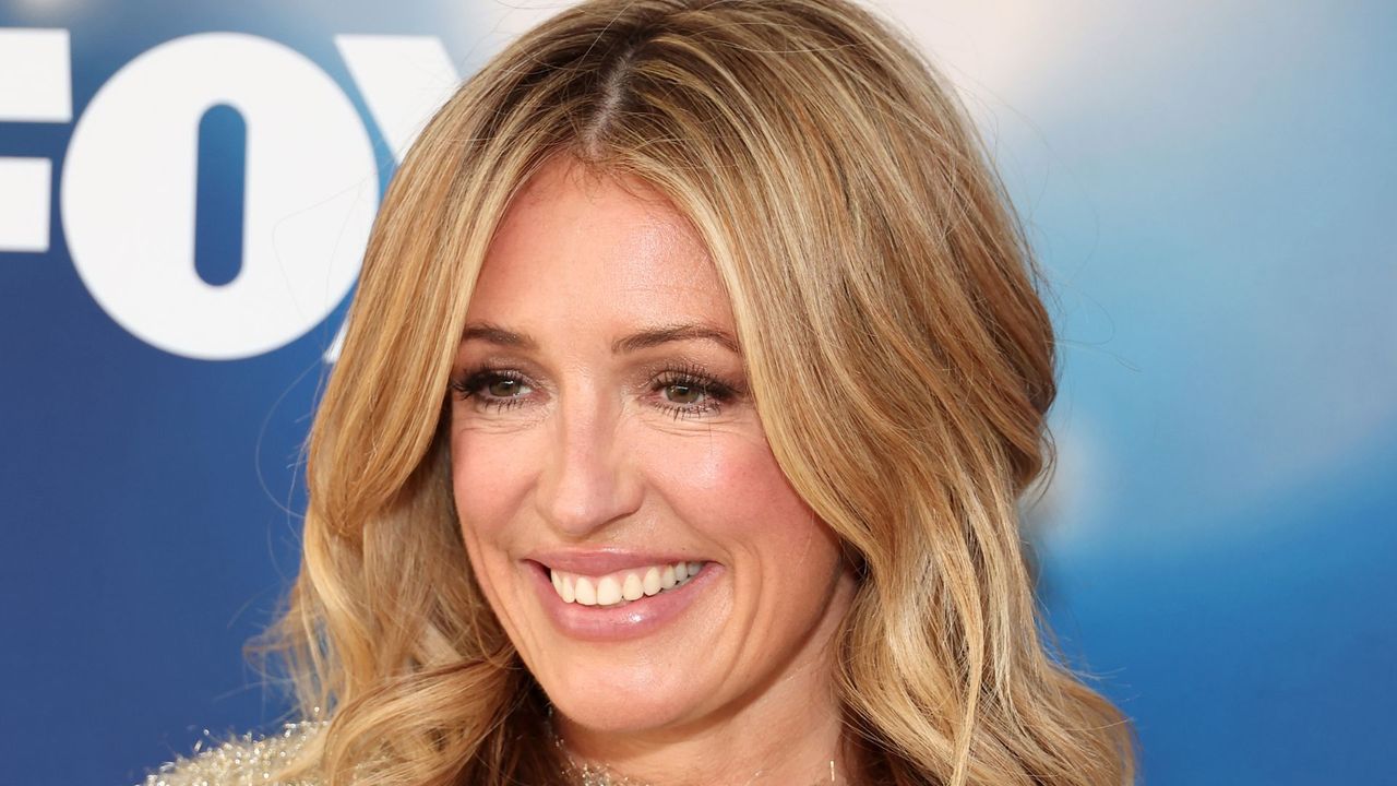 Cat Deeley headshot