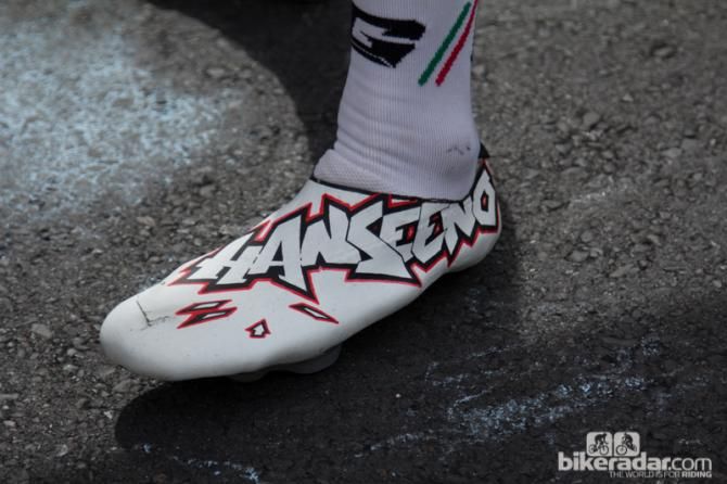 Adam Hansen makes his own carbon shoes, they're crazy light