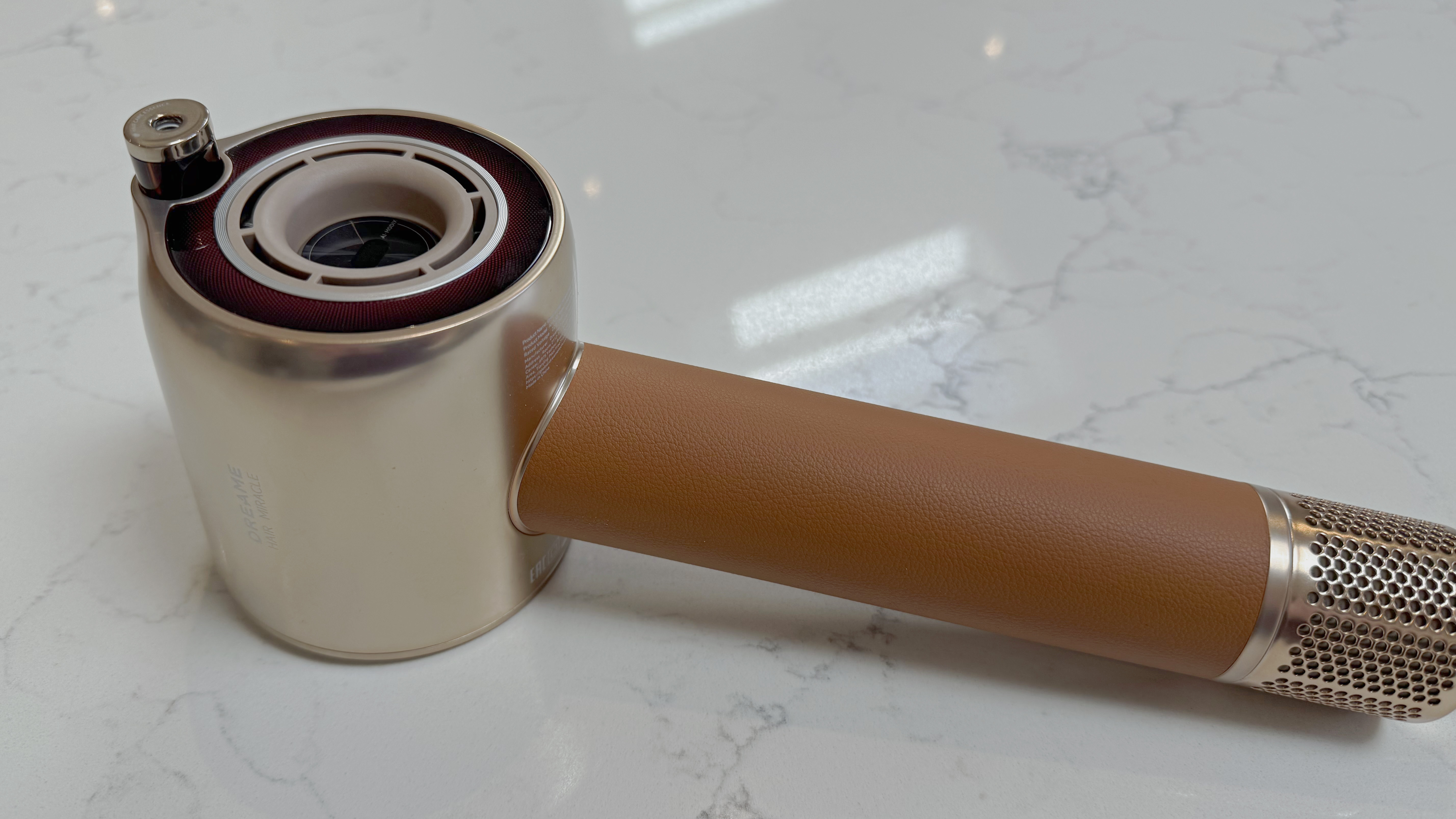 Dreame Miracle Pro with essence cartridge inside the front barrel