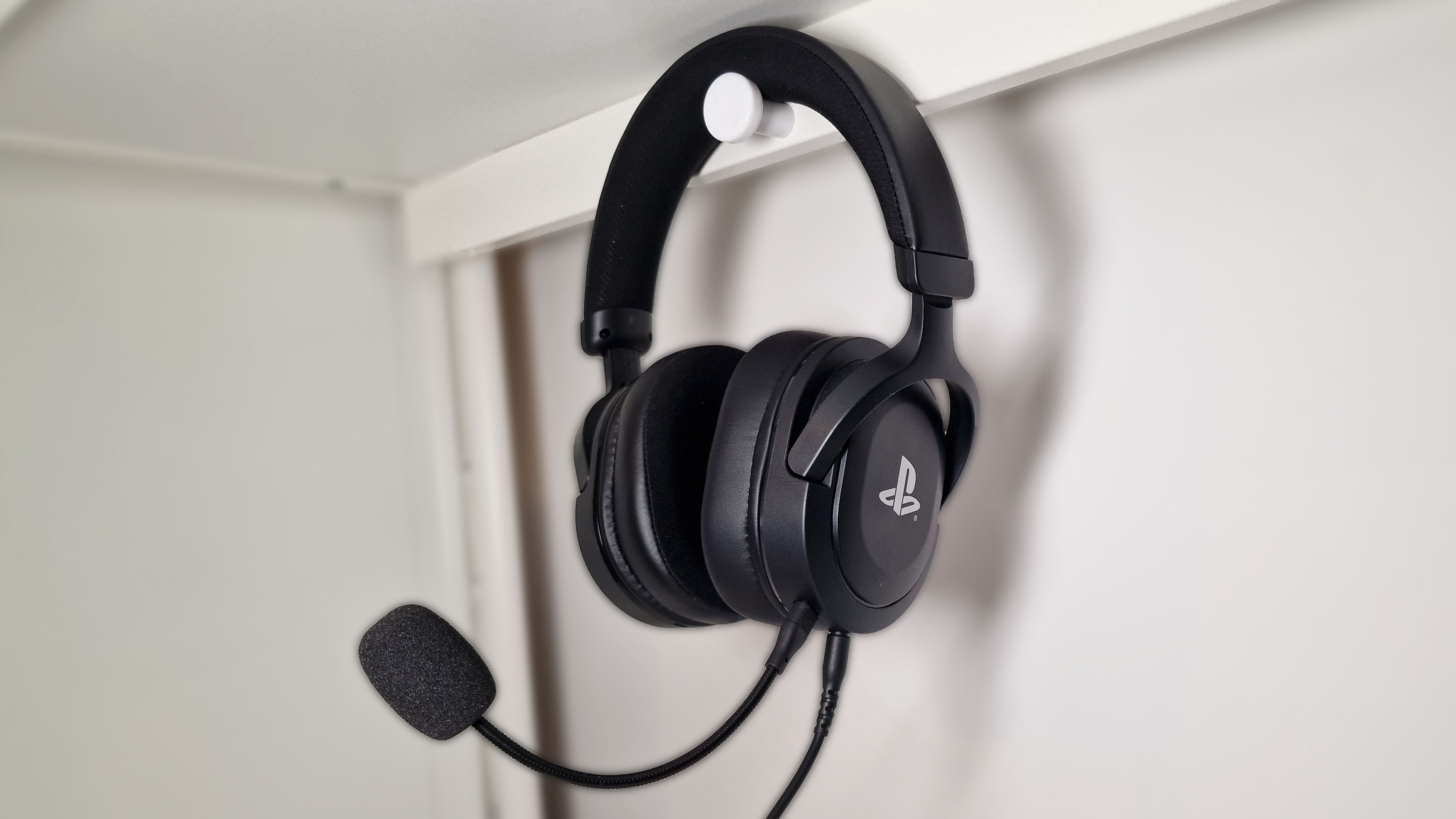 A Trust GXT 498 Forta headset